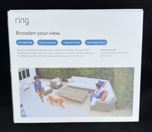 Ring Floodlight Cam Wired Plus with motion-activated 1080p HD video, White - Picture 2 of 3