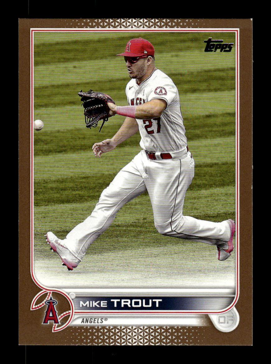 2022 Topps Series 1 Baseball Mike Trout #27 Gold /2022