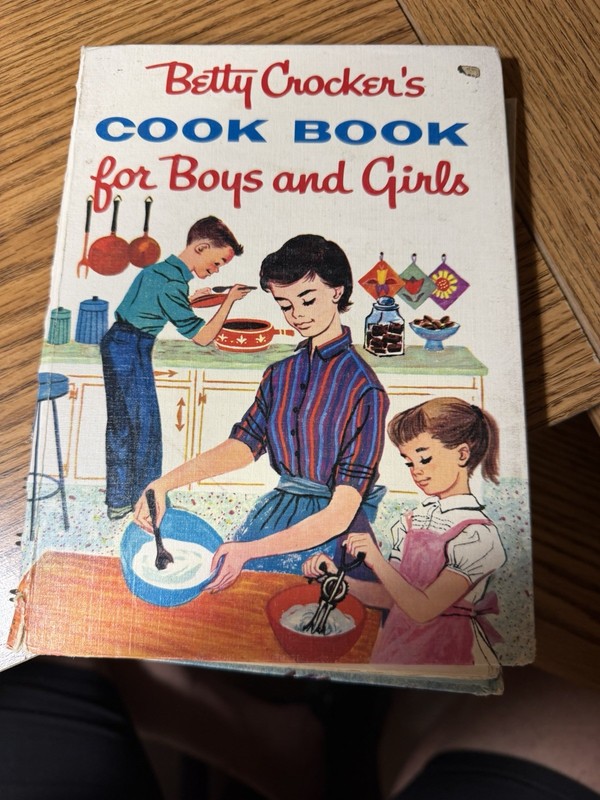 Betty Crocker's Cook Book for Boys and Girls 1957 1st edition 1st printing
