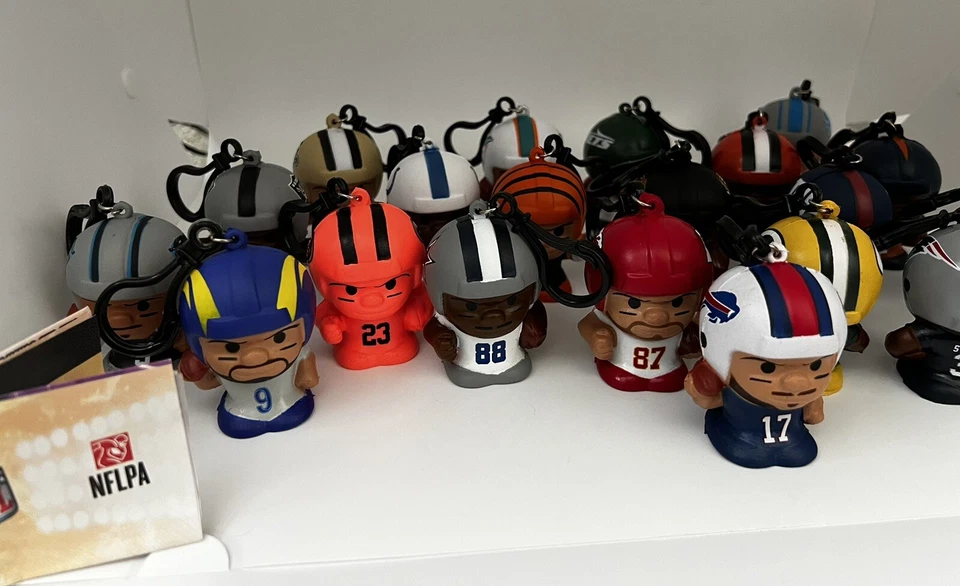 NFL Squeezmates Serie 7 (2025) Figuras Individuales con Mosquetón Elige tus Equipos Foto 2 de 4