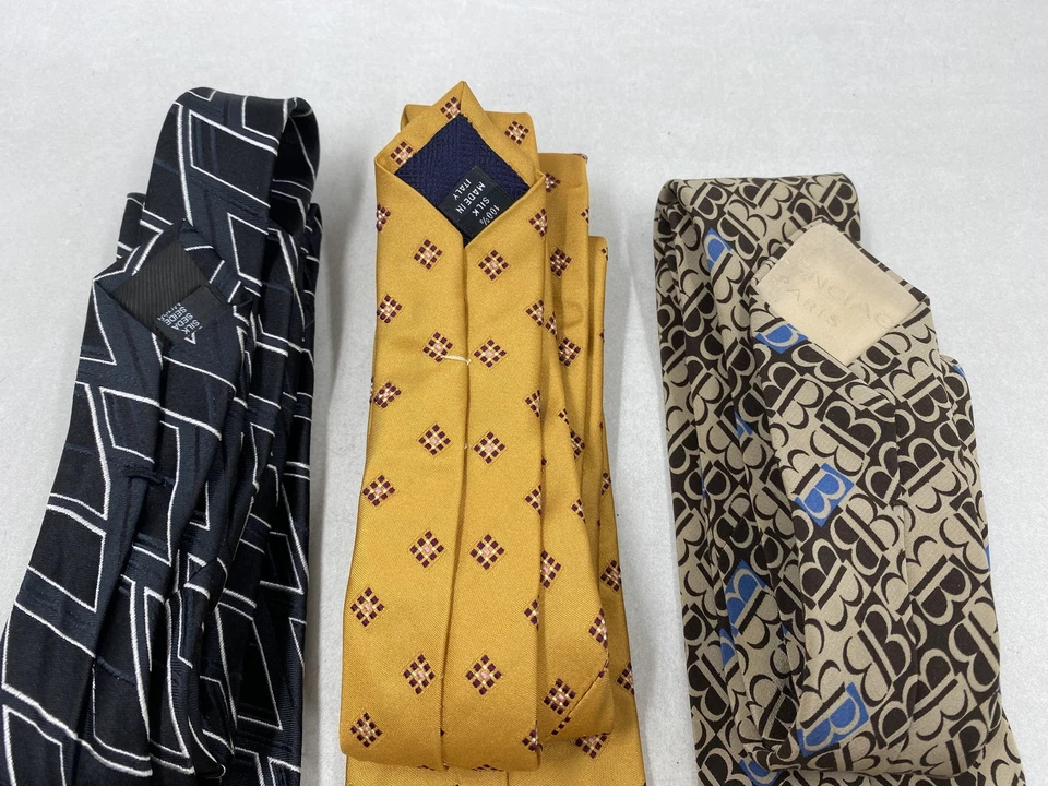 Paquete de corbatas de seda geométricas multicolores Balenciaga X Prada X D&G para hombre Foto 4 de 4