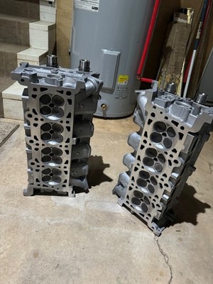 MUSTANG 4.6 SVT COBRA CYLINDER HEAD 4 THREAD C HEADS 4 VALVE MODULAR