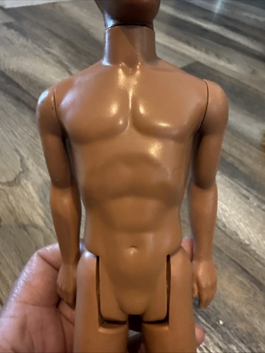 Vintage MATTEL Barbie KEN DOLL 1968 testa 1968 corpo biondo capelli modellati 12" - Foto 2 di 9