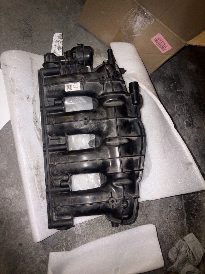 Colector de admisión y sensor para Audi A4 A5 A6 Quattro Q5 2007-2013 2,0 L 06H133201AT Foto 3 de 3