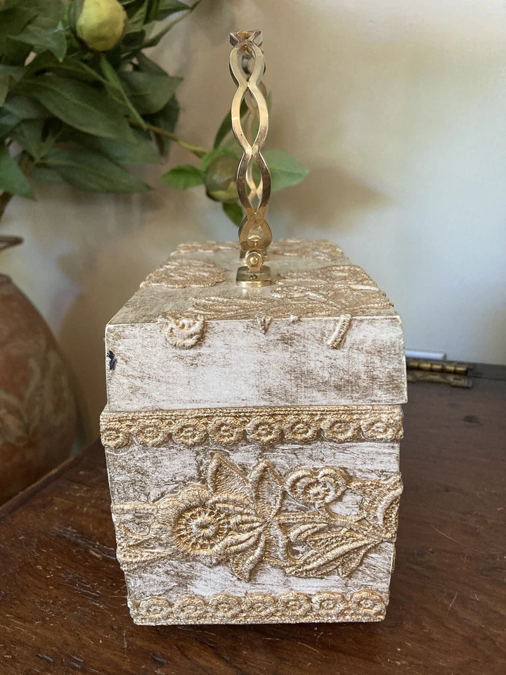 Vintage Wooden Box Purse Handbag Floral Lace Appliqué 1970s - Image 3 of 4