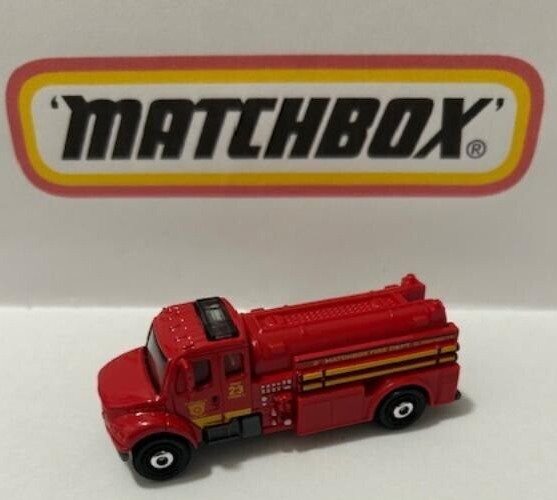 FREIGHTLINER M2 * NEW OUT OF BOX * 2024 MATCHBOX    [129]