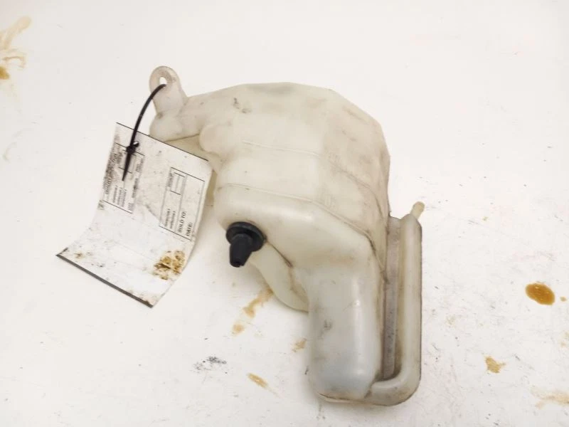 Mitsubishi Outlander 2010 depósito de refrigerante Foto 2 de 4