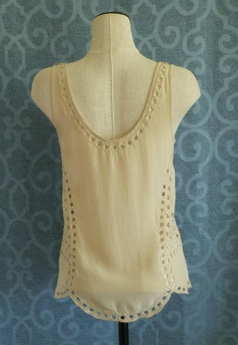 Joie Ivory Silk Embroidered Beaded Cutouts Scoop Neck Scalloped Hem Shell S $278 - Picture 4 of 9