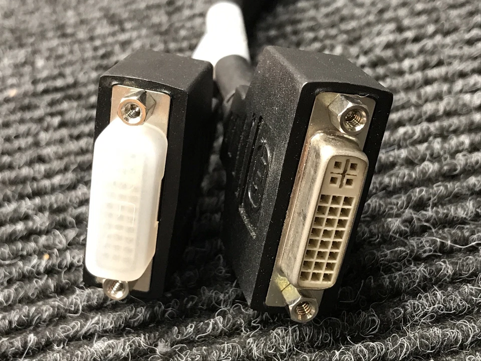 P576-001 Tripp Lite 1ft DMS-59 Graphics Card to Dual DVI Splitter Y Cable M/Fx2  - Image 4 of 4