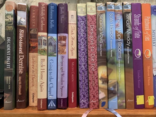 Guideposts Book lot 34 Hardcover Tearoom Grace Savannah Amish Mixed Mystery HC - Imagen 2 de 11