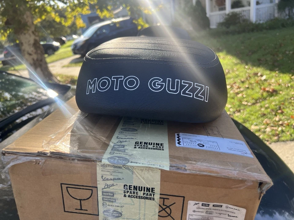 Assento/sela Moto Guzzi V7ii Special Stock fabricante de equipamento original (978931) preto - Imagem 3 de 4