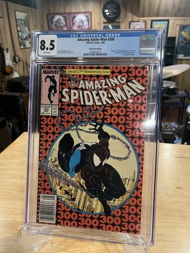 Amazing Spiderman 300 Newsstand CGC 8.5 White Pages Brand New Slab 1st App Venom