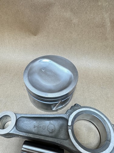 Kawasaki Piston 13001-2130 & Connecting Rod 13251-6039 - Picture 5 of 6