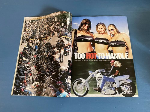 December 2001 Easyriders Motorcycle Magazine - Imagen 3 de 4