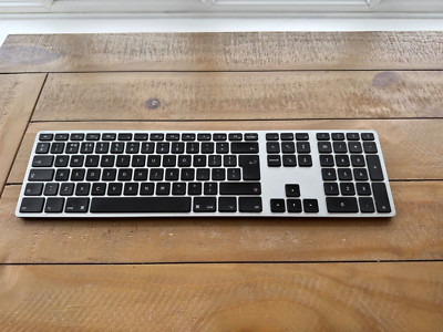 Matias Kabellose Aluminium Tastatur mit Hintergrundbeleuchtung und Ziffernblock. Space Grau