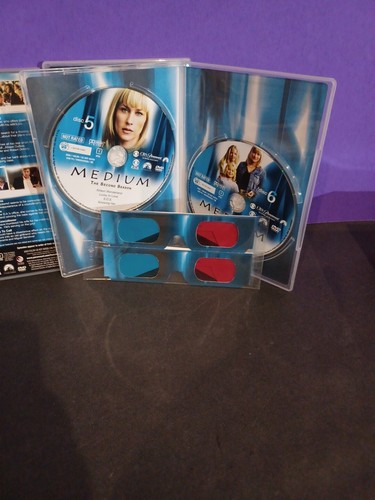 DVD - 2 Seasons- MEDIUM - 1 & 2 Complete- Pre-owned - Picture 18 of 18