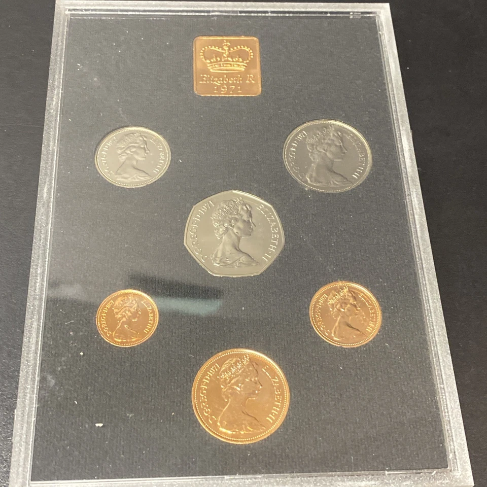 The Decimal Coinage Of Great Britain And Northern Ireland 1971 Coin Proof Set - Image 3 of 4