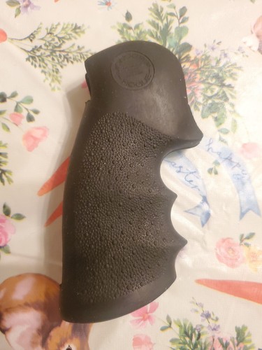 Hogue 10000 Rubber Grip For S&W K/L Frame Square Butt Revolvers - Finger Grooves