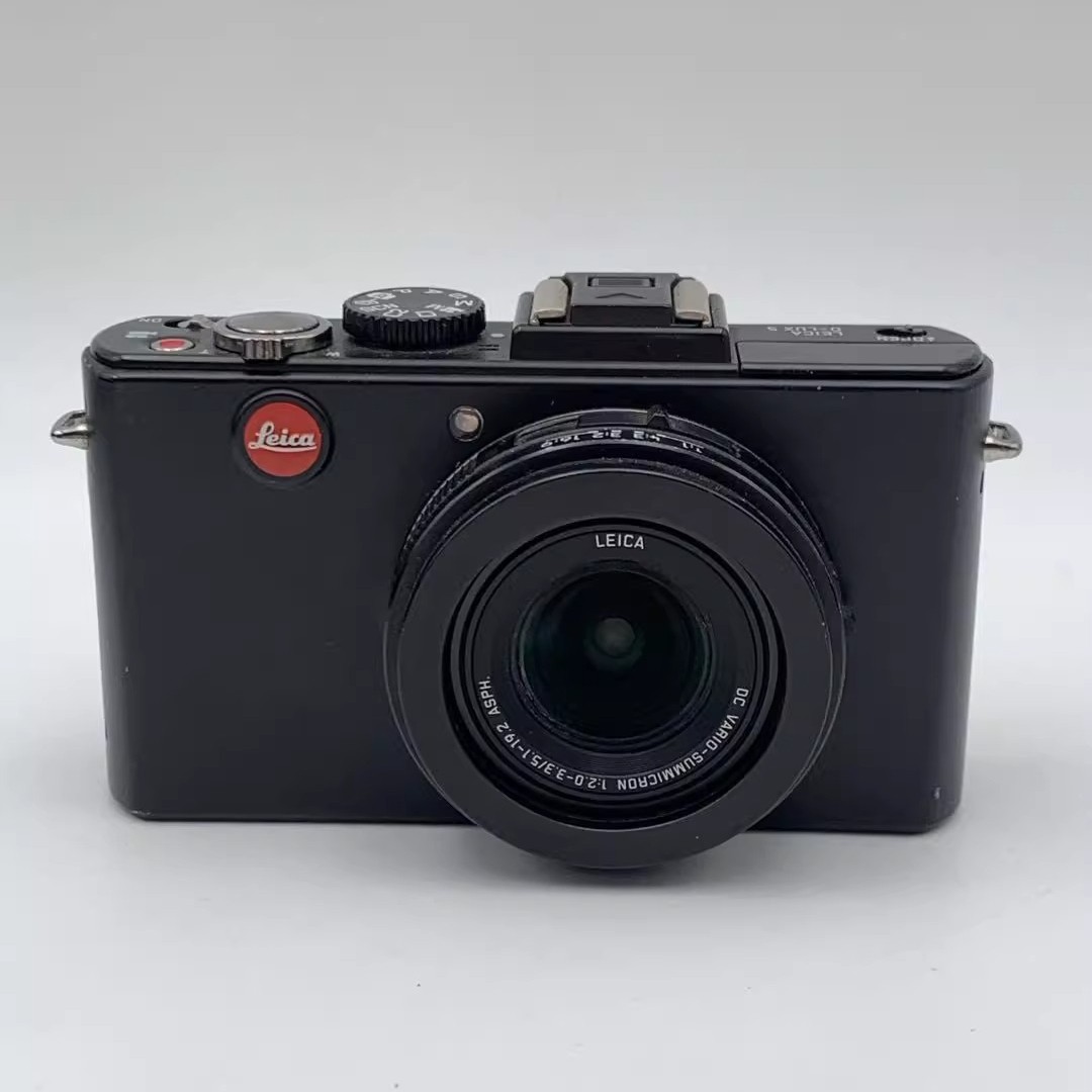 Leica D-LUX 5 Digital Camera 10.1MP 3.8x Optical Zoom Built-in