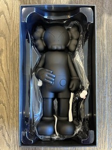 MEDICOM TOY - 【新品未使用】kaws along the way KAWS Along The Way Open Edition Grey (2019) - Mindzai