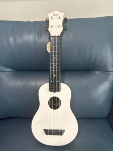 Vol TUS-35 est White Travel Soprano Ukulele