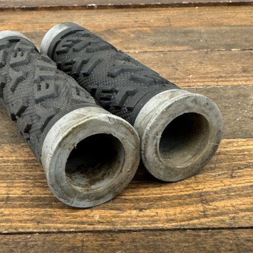 Vintage Yeti Grips Mountain Bike 90s 00s MTB Bicycle Black Rubber Made USA A4 - Picture 9 of 12