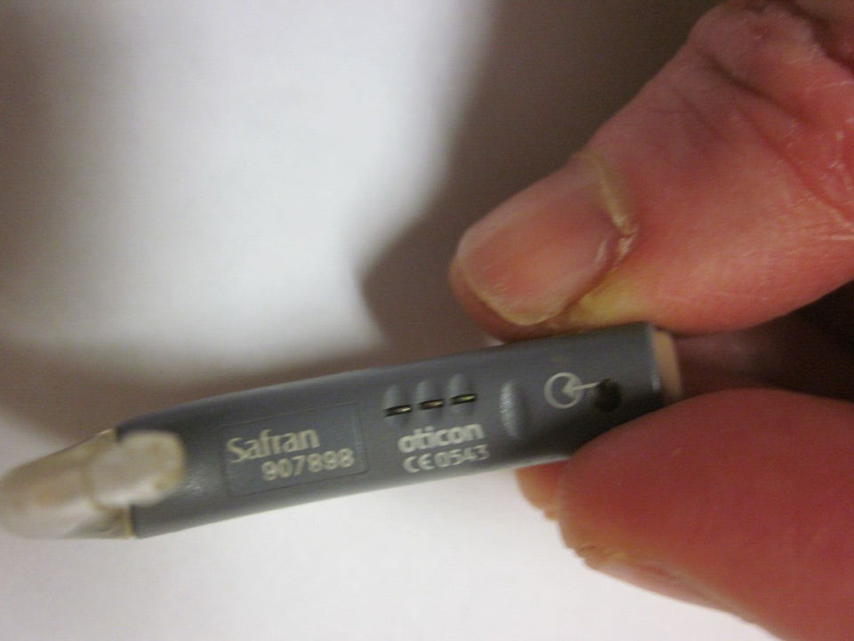 OTICON Pair Behindtheear Safran DIGITAL HEARING AIDS Beige / Grey