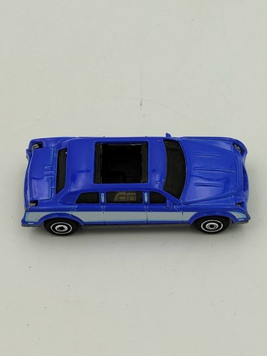 Collectible 2001 Matchbox MB537 Limousine - Periwinkle W/ White Stripe - Picture 4 of 6