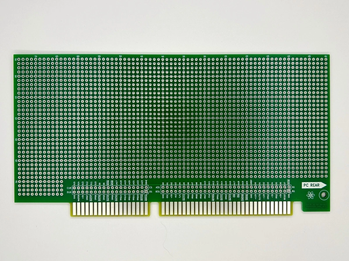 Scheda A Circuo Stampato O PCB Con Componenti Elettronici Gravemente Danneggiati Dal Cortocircuito Elettrico Schermi Quali Image168761523