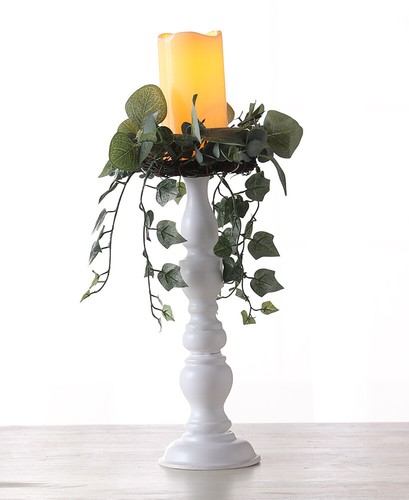 Pilar Floral Blanco Candelabros Flores Sin Llama LED Elegante Portavelas - Imagen 5 de 5