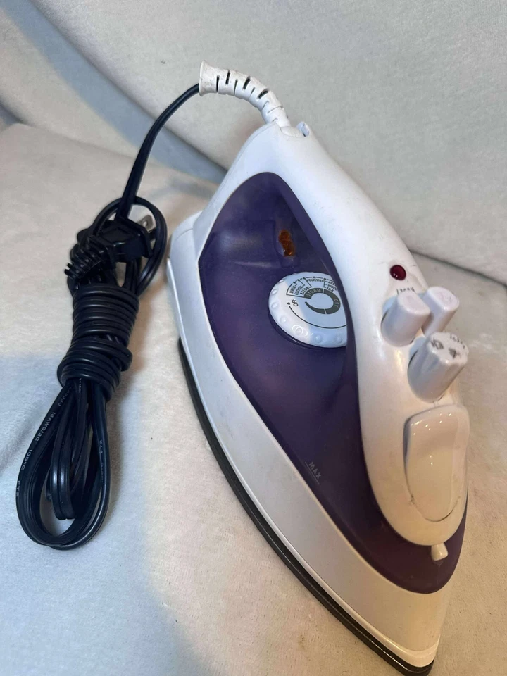 Plancha de vapor Hamilton Beach 14212 cable retráctil suela de acero inoxidable 1200 W Foto 4 de 4