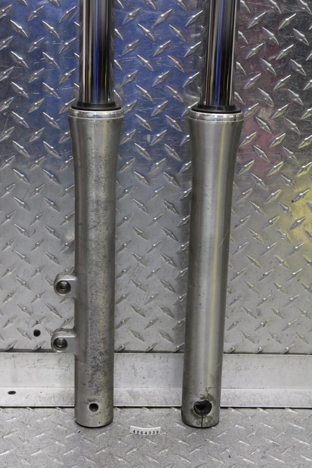 Juego de horquillas delanteras Suzuki Intruder 750 vs750GLP 1989 51103-39A00 51104-39A00 Foto 3 de 4