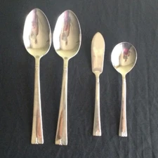 Wm. Rogers Mfg. Co. stainless IS serving pieces lot of 4 EUC grypsholm