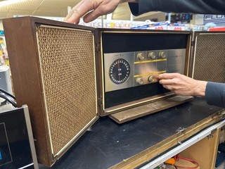 Vintage GE T 2000A Stereophonic High Fidelity Radio 1960's works great