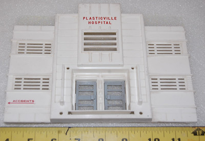 VINTAGE PLASTICVILLE S OR O SCALE PARTS HOSPITAL FRONT ENTRANCE WALL W DOORS