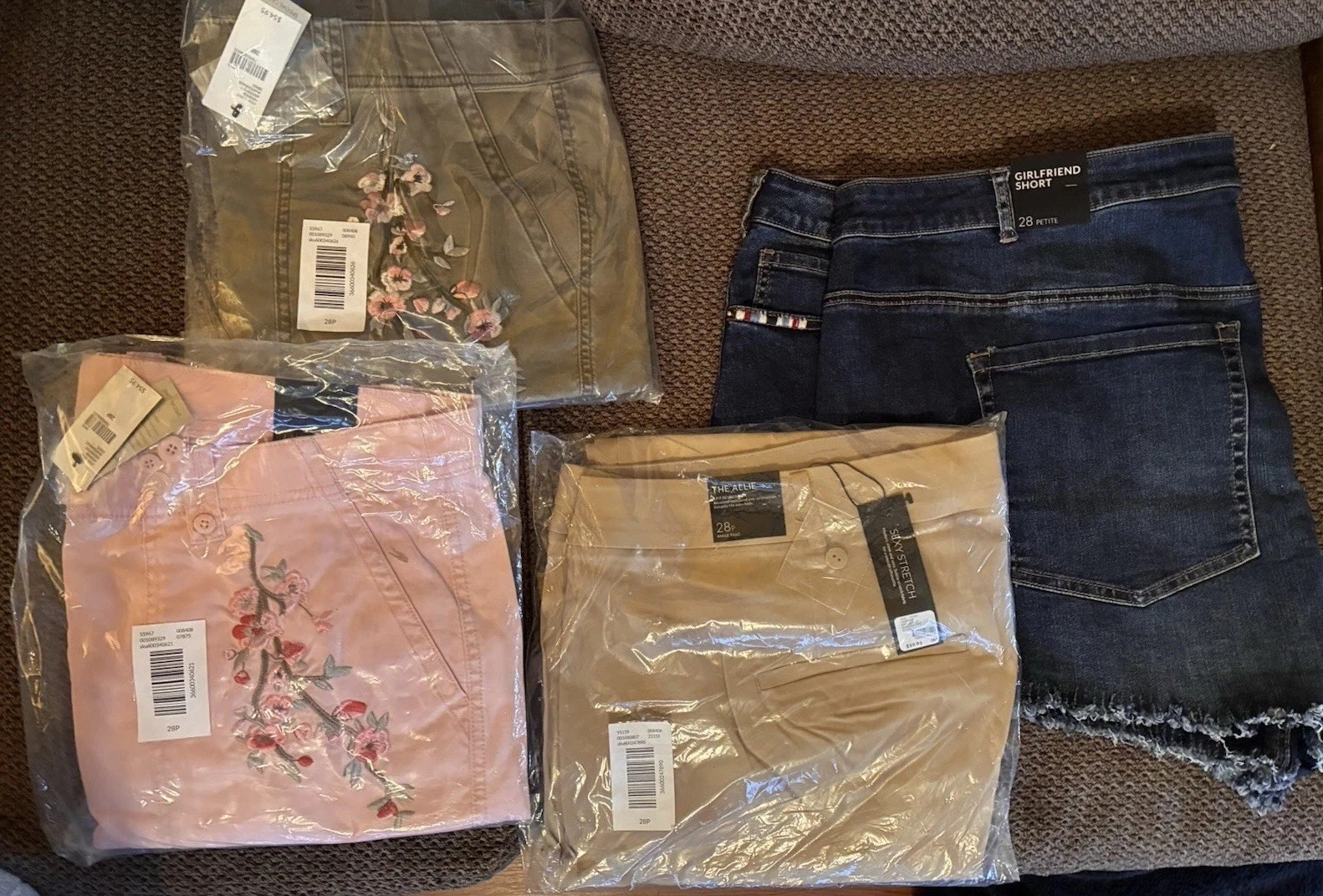 Lot DD - Lane Bryant Pants/Shorts/Capris Size 28P NWT