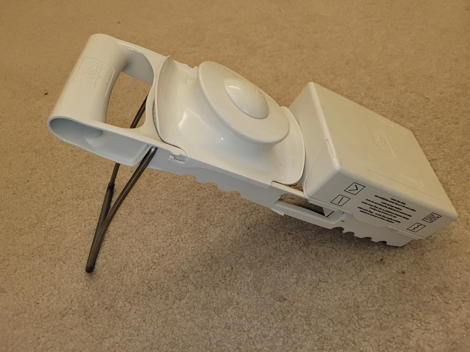 Pampered Chef Mandoline Slicer Ultimate #1087 Slices/Grates 4 Blades And Storage