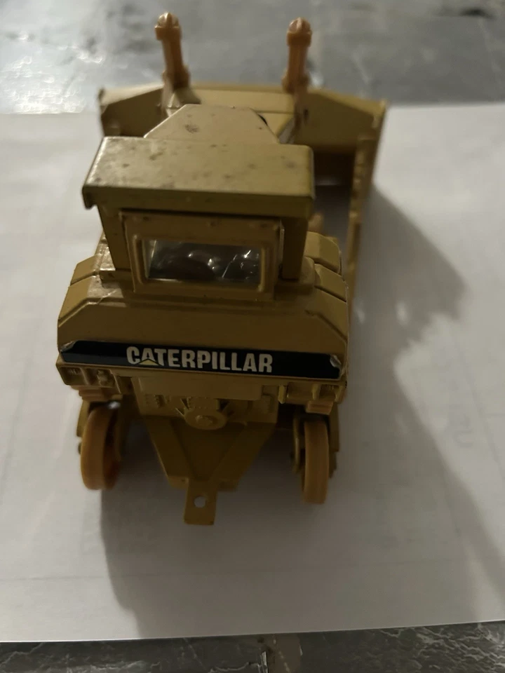  ERTL 1:50 Scale Diecast Caterpillar D10N Track-Type Tractor Dozer Construction  - Image 3 of 4