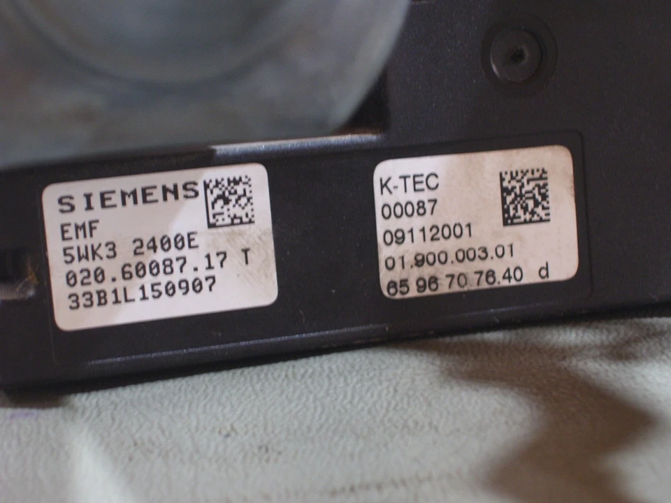 Оригинальный блок двигателя стояночного аварийного тормоза 2002 BMW 745i в сборе - Изображение 4 из 4