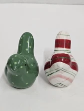 Set of 2 Salt & Pepper Shakers Peppermint and  green doves - Essential Home