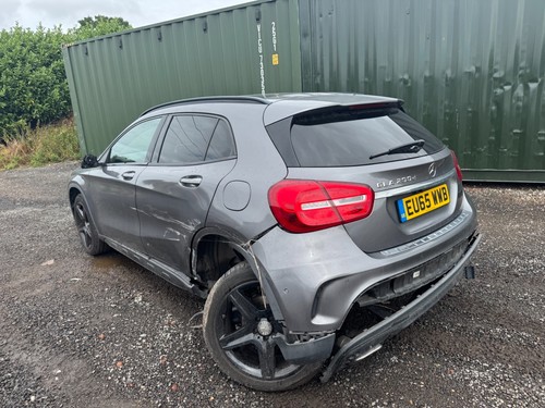 MERCEDES BENZ GLA 200 D AMG LINE PREMIUM + 2015 - 65 PLATE - Picture 7 of 12