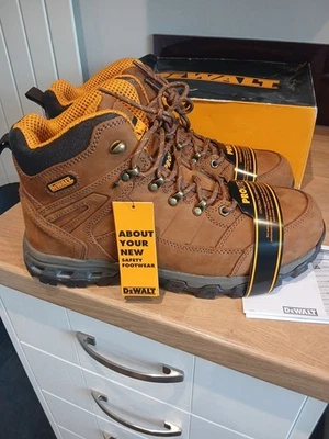 Dewalt Pro Lite Sundance Safety Boots Size UK 11 - Image 1 of 4