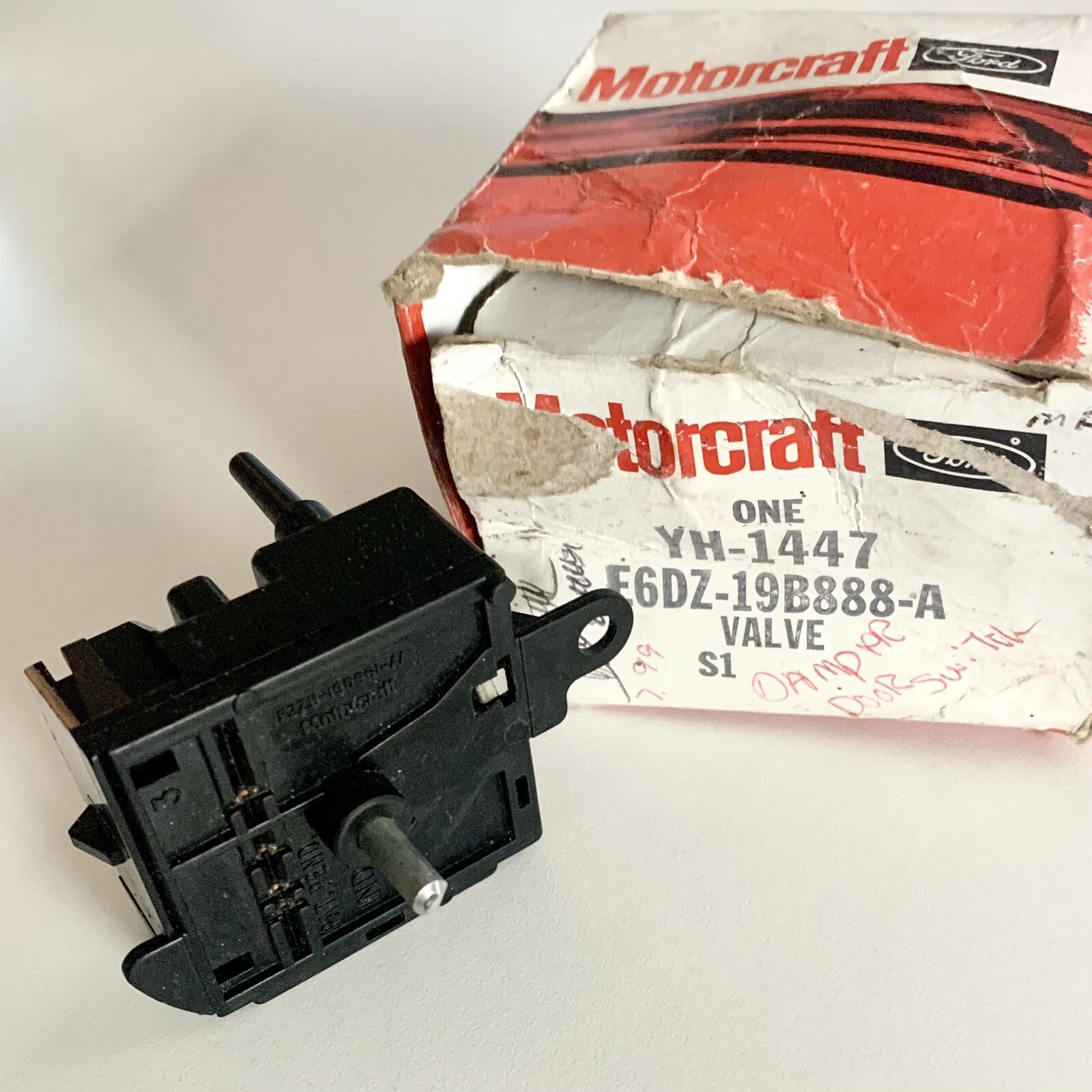 NOS Ford Motorcraft 8793 Mustang AC/Heat Control Switch E6DZ19B888A