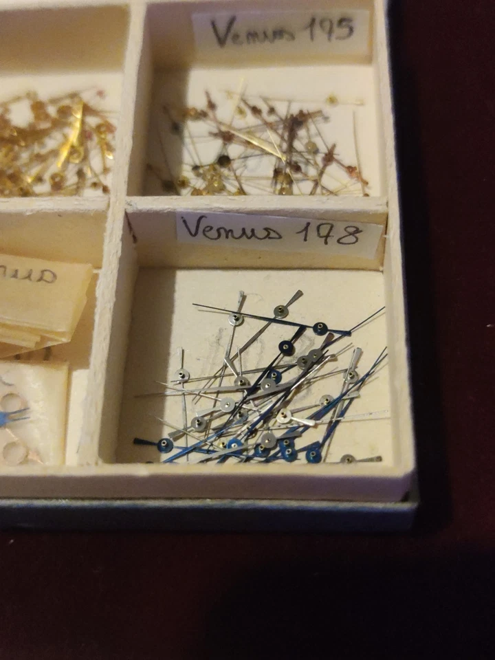 Horlogerie , lot D' aiguilles De montre Chronographe Venus Valjoux A Trier - Photo 4/4