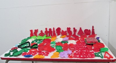 115 JELLO & COOKIE CUTTERS SKULL COW SANTA PIG DRUMMER BOW GINGER BREAD 
