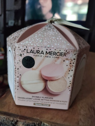 Laura Mercier Divinely Flawless Translucent Loose Setting Powder & Puff