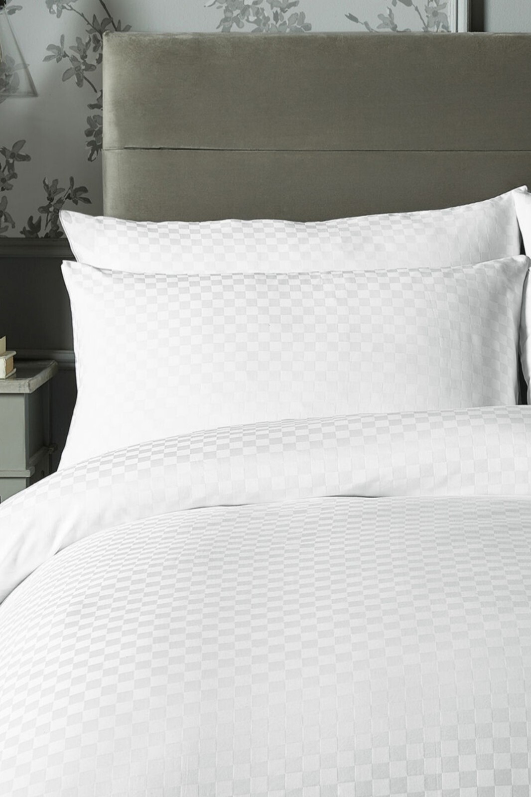 LAURA ASHLEY King Size Duvet Cover Set White Bromfield Check 200TC NEW eBay