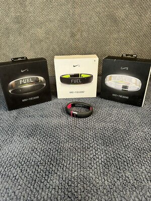 Lot of Nike Fuel Bands Different sizes for parts or repair