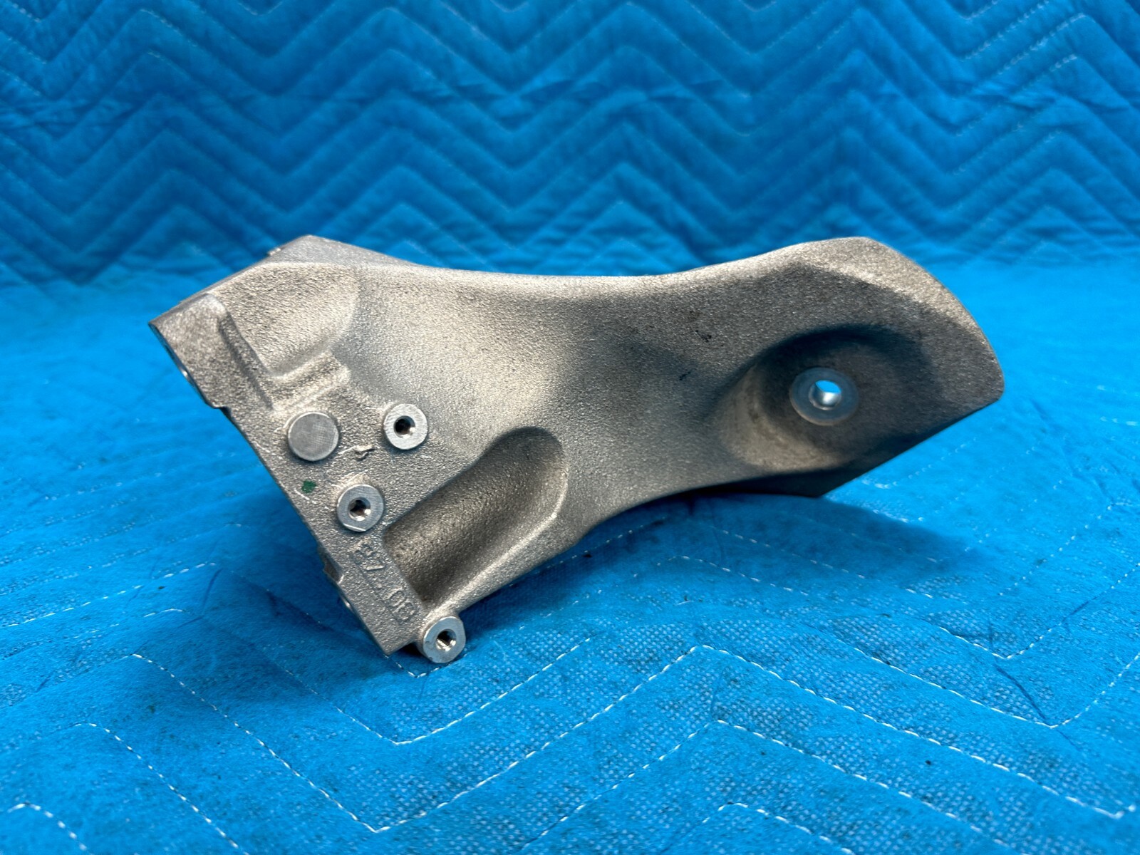 Bentley Contin Flying Spur Engine Mount Bracket Driver's Side 29k 2006-2012 OEM