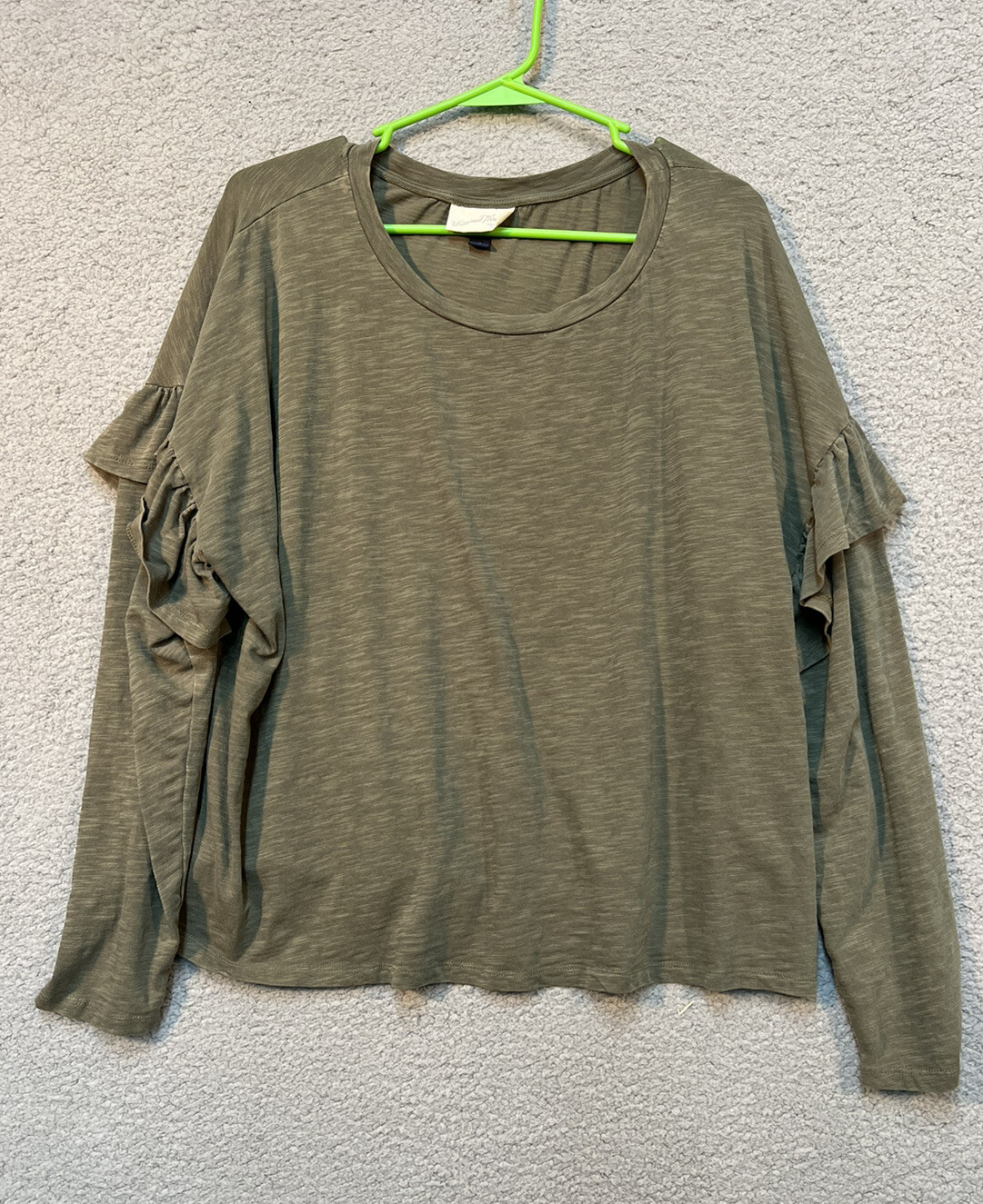 Universal Thread Women's Ruffle Shoulder Shirt Ol… - image 1